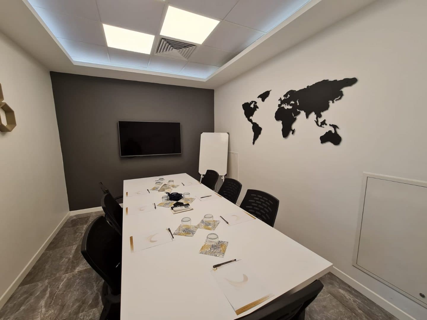 Siber Ofis toplantı salonu